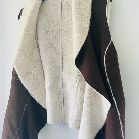 Suede and Fur Vest - Picture 2 of 6